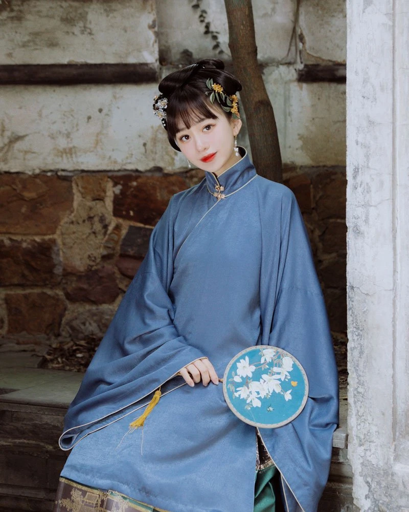 The Application of Annual Popular Color in Hanfu - Classic Blue - Newhanfu
