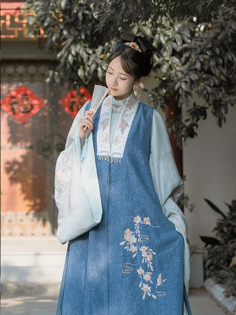 A Brief History of Chinese Outfit for Girl - Bijia (vest) - Newhanfu