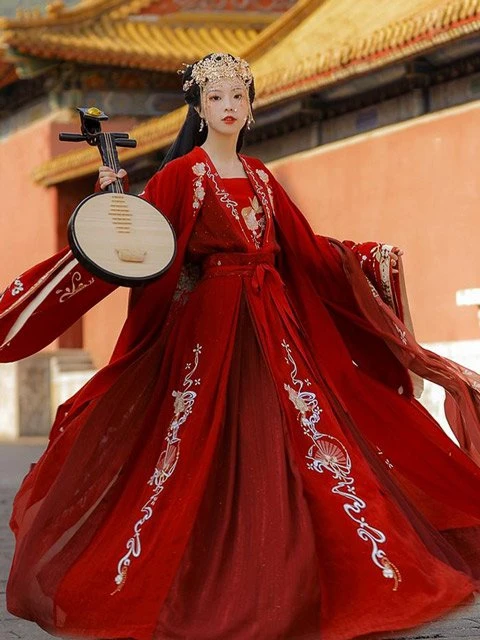 12 Beautiful Traditional Chinese Dresses