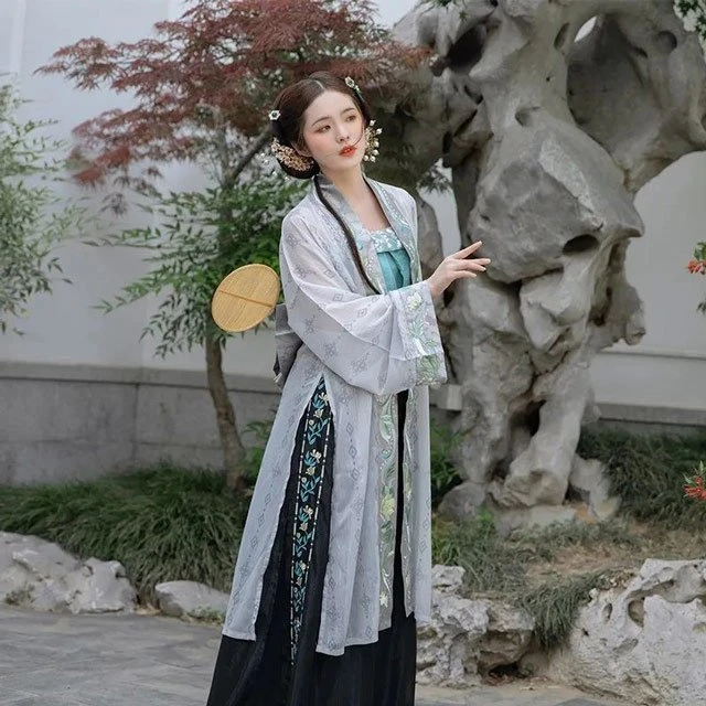 Unlock Many Ways to Wear a Beautiful Chinese Costume - 2021