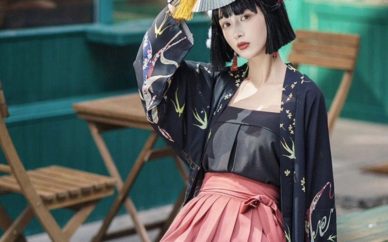 How to Put Together a Hanfu-Inspired Outfit Without Hanfu - Newhanfu