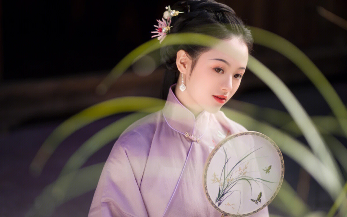 The Allure of Hanfu: An Introduction to the Traditional Dress of