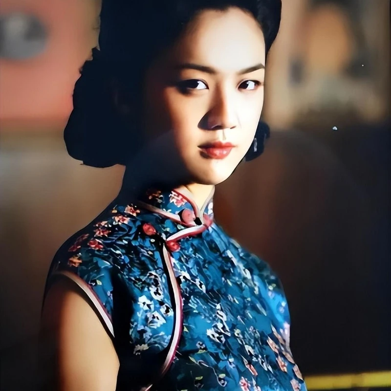 The Beauty of Zhang Man Yu's Cheongsam