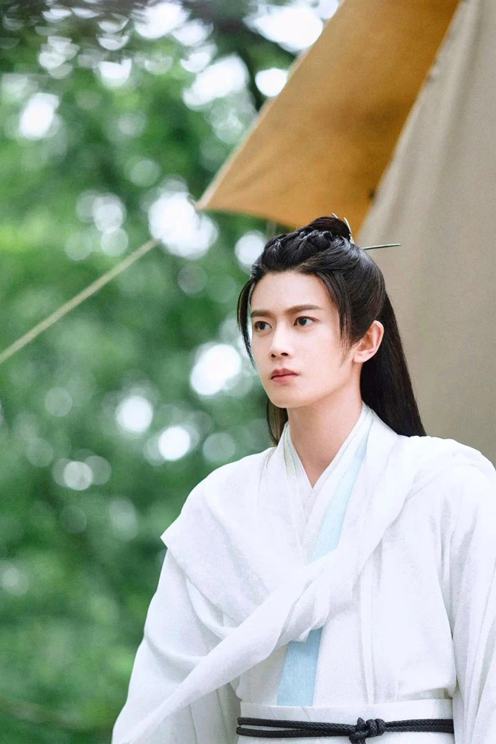 A Tale of Intrigue in the Drama Starring, Ren Jialun