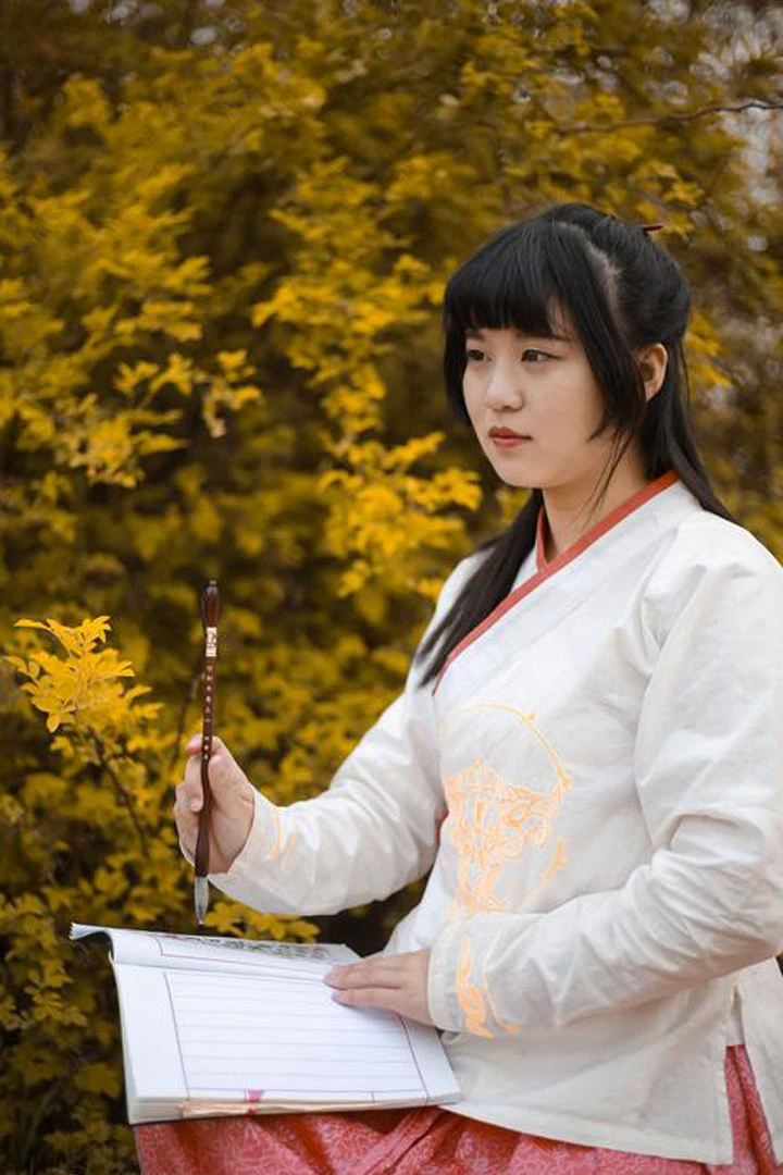 Chinese Style Fashion Trends in Graduation Season