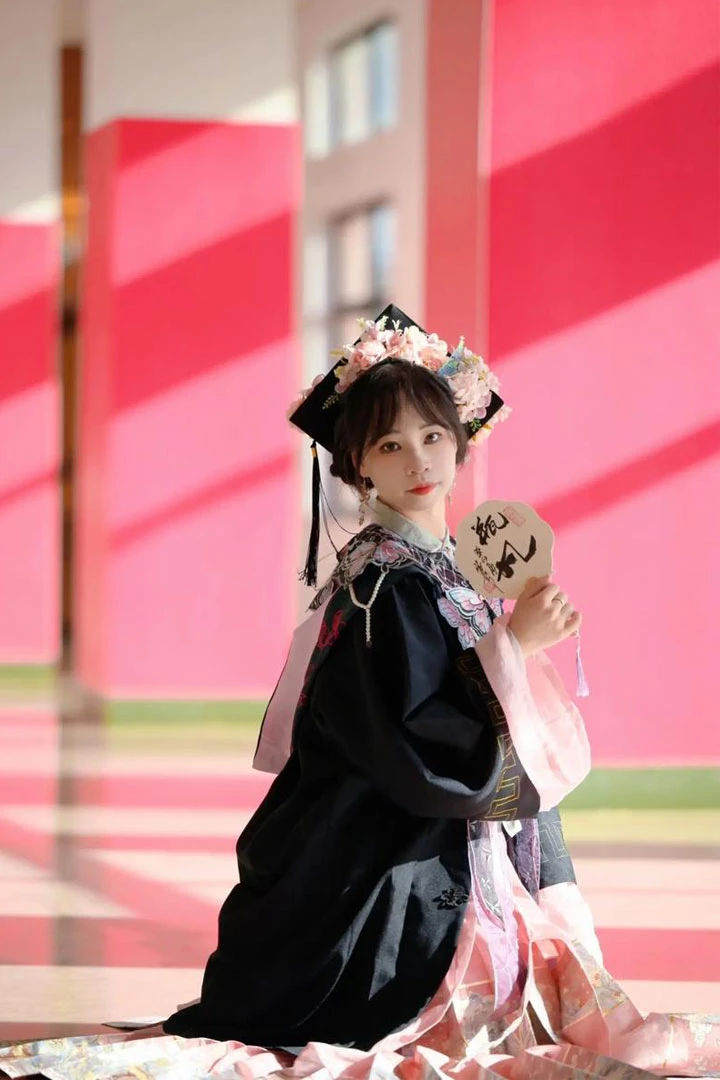 Chinese Style Fashion Trends in Graduation Season