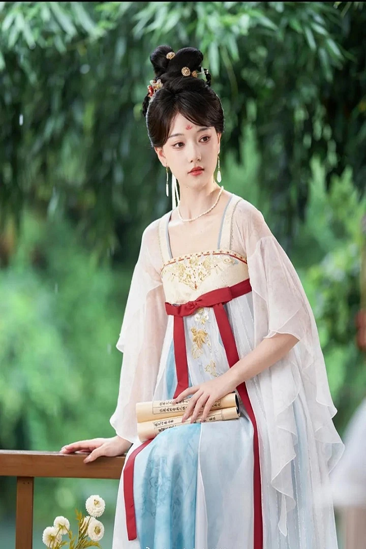 Co-branded Hanfu: Cultural Collaboration or Consumer Exploitation?