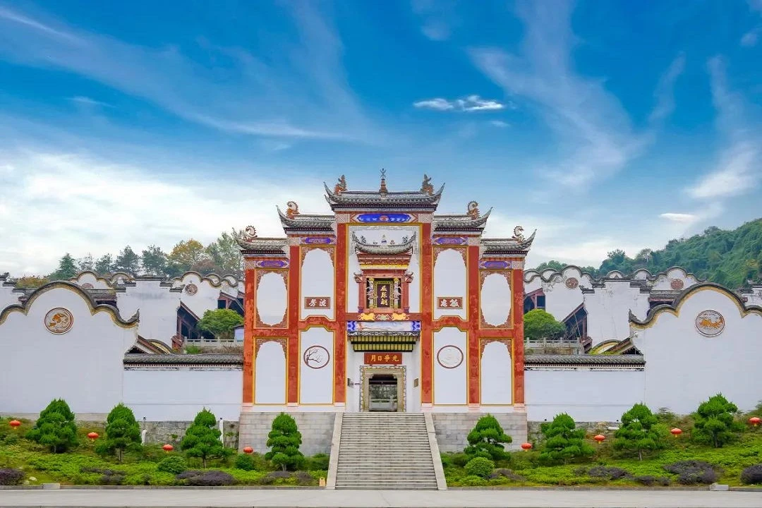 Discovering Hubei's Cultural Treasures: Recite Poetry, Enter Free!