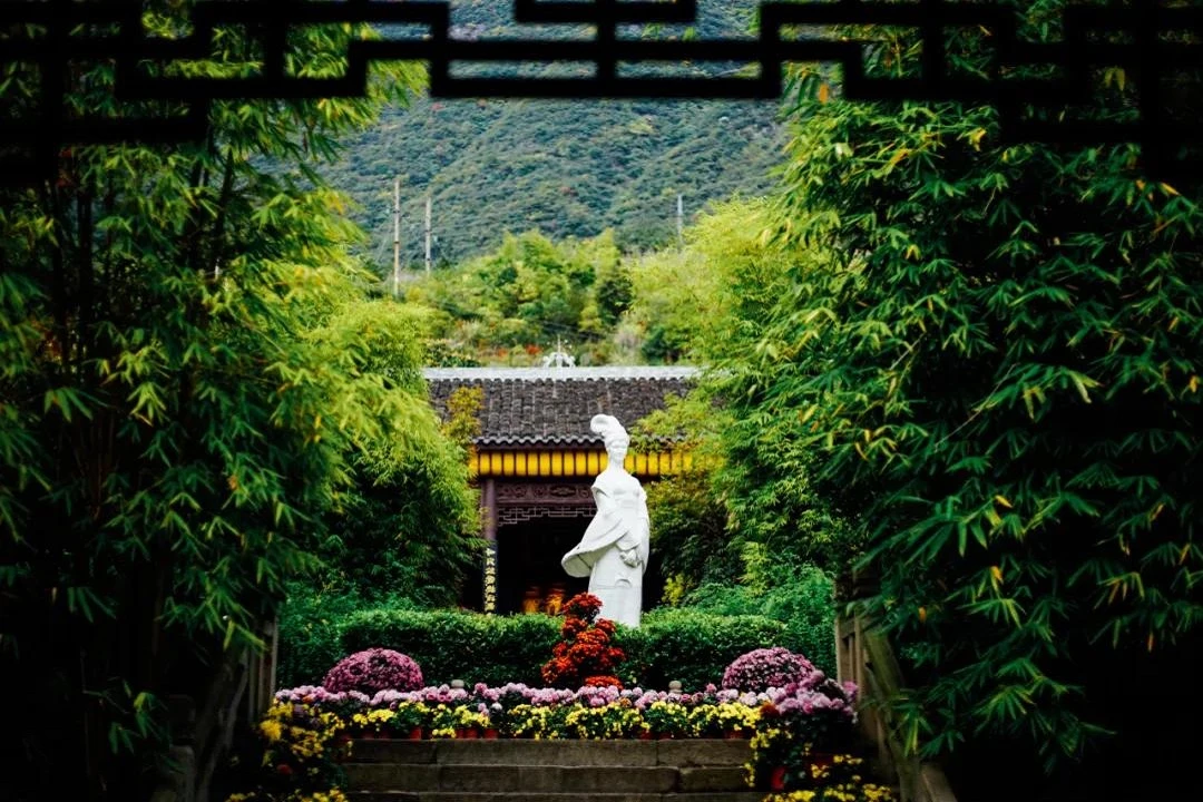 Discovering Hubei's Cultural Treasures: Recite Poetry, Enter Free!