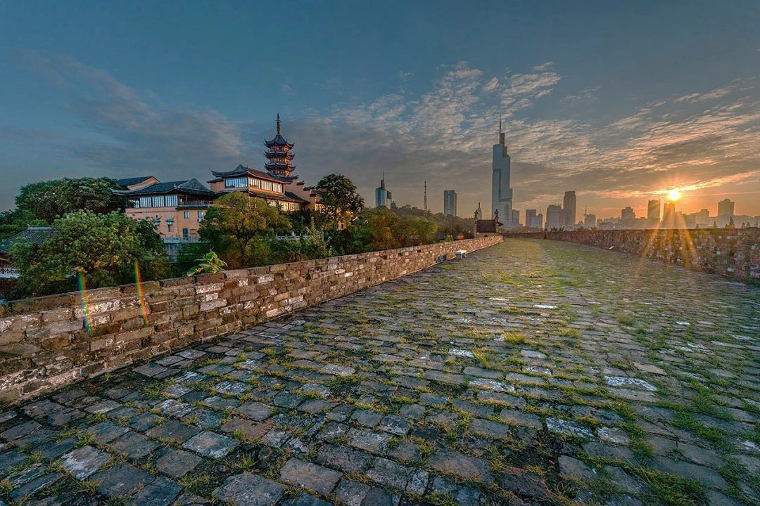 Embracing Oriental Aesthetics: Chinese and American Youths Explore Nanjing