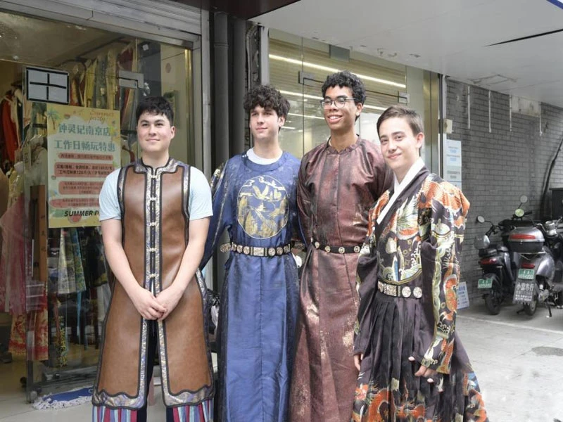 Embracing Oriental Aesthetics: Chinese and American Youths Explore Nanjing