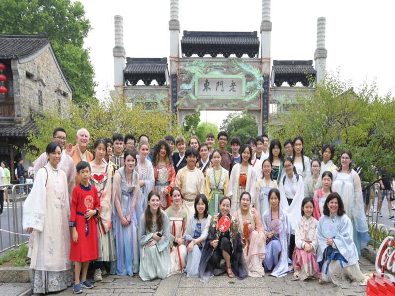 Embracing Oriental Aesthetics: Chinese and American Youths Explore Nanjing