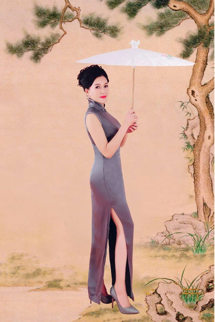 Exploring the Ideal Qipao Wearer: Elegance and Grace Personified