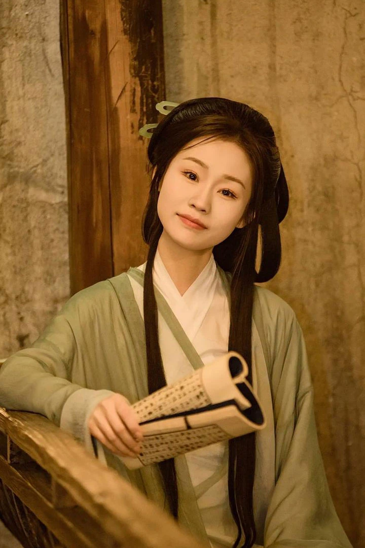 Rediscovering Hanfu: A Cultural Phenomenon in Modern China