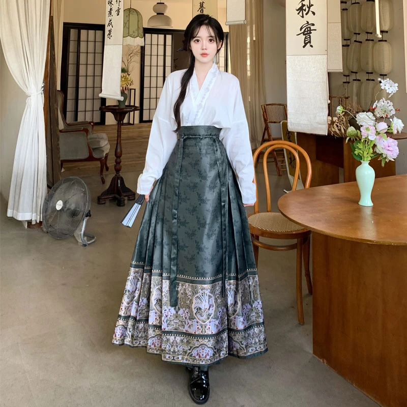 Reviving Tradition: The Resurgence of Summer Hanfu Fashion