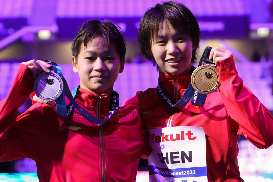 "Celebrating Excellence: China's Diving Champions Shine in Paris Olympics"