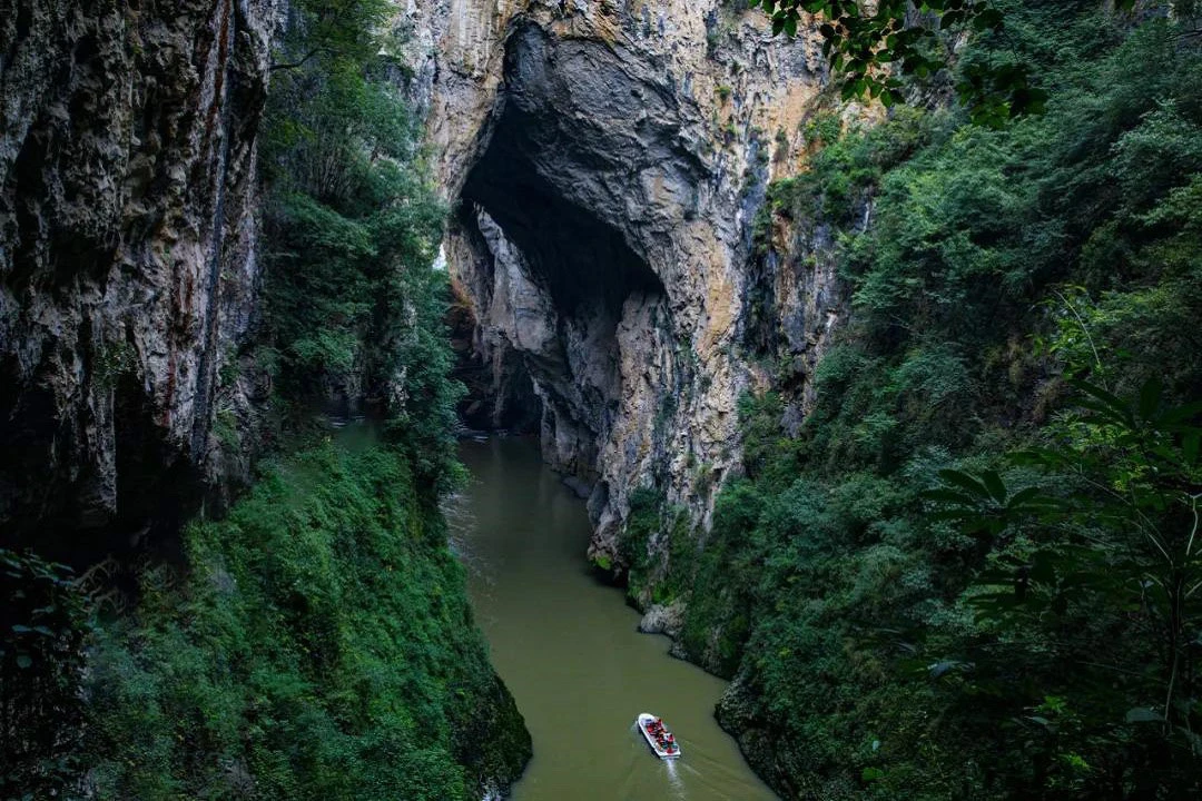 Discover the Thrill of Guizhou: A Rafting Adventure Like No Other