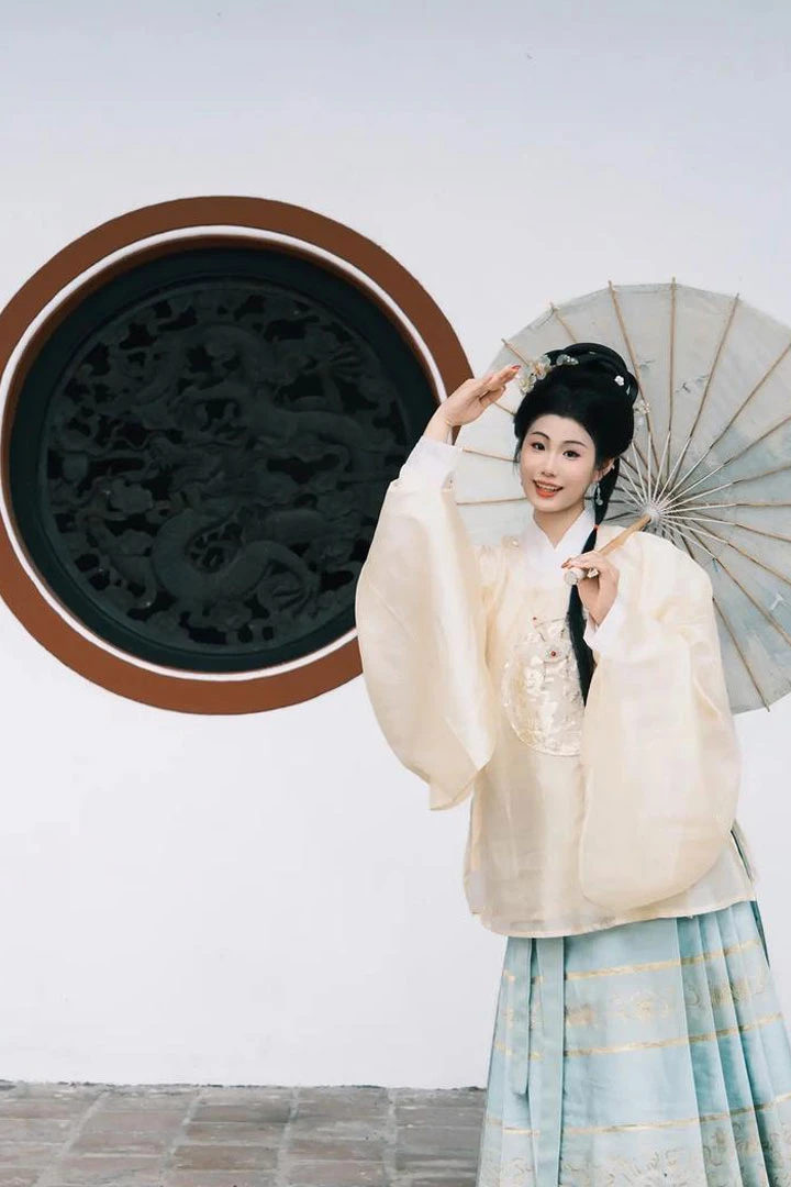 Embracing Tradition and Innovation: The Rise of Caoxian's Hanfu Industry