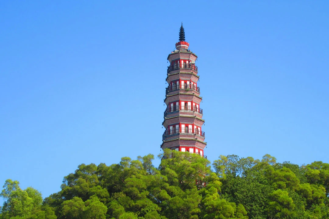 The Historical Echoes of Qingyun Tower