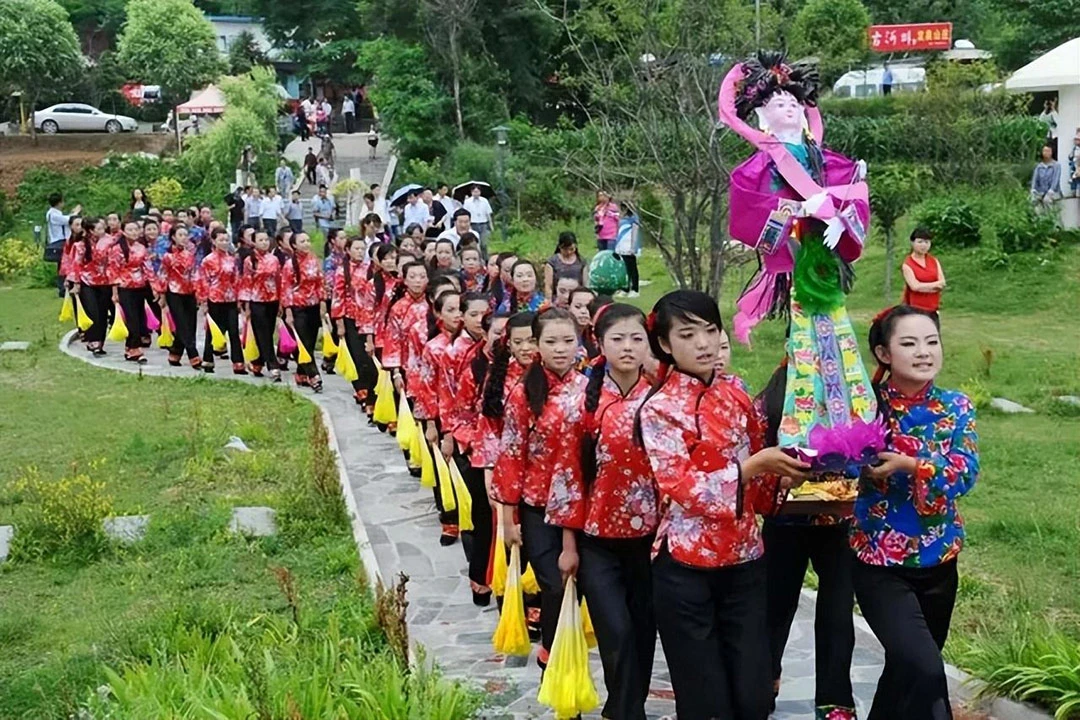 Weaving Dreams and Traditions: The Spirit of Xihe’s Begging Festival