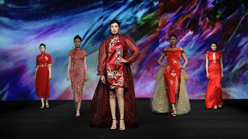 Shenyang Qipao Culture Week Closes in Spectacular Fashion