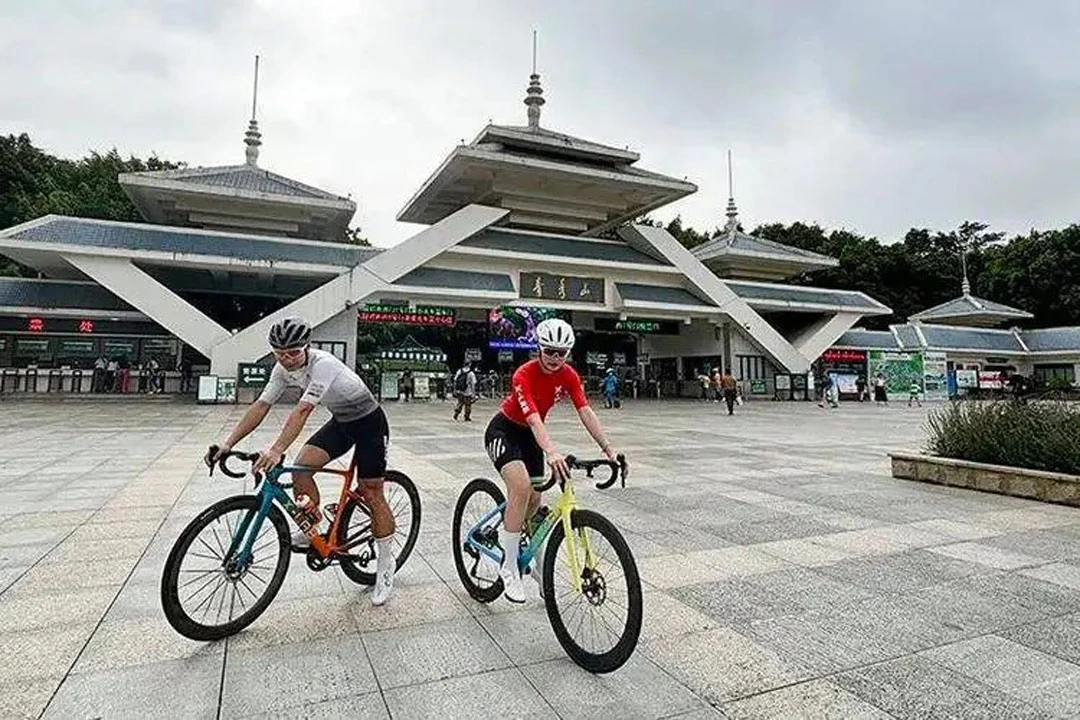 Riding the Wave: The Cycling Culture in Southern China