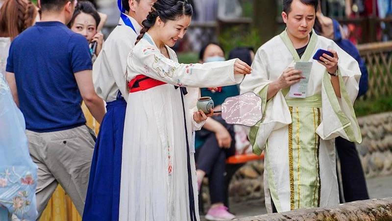 Chengdu’s Hanfu Week at Shuyi Theater