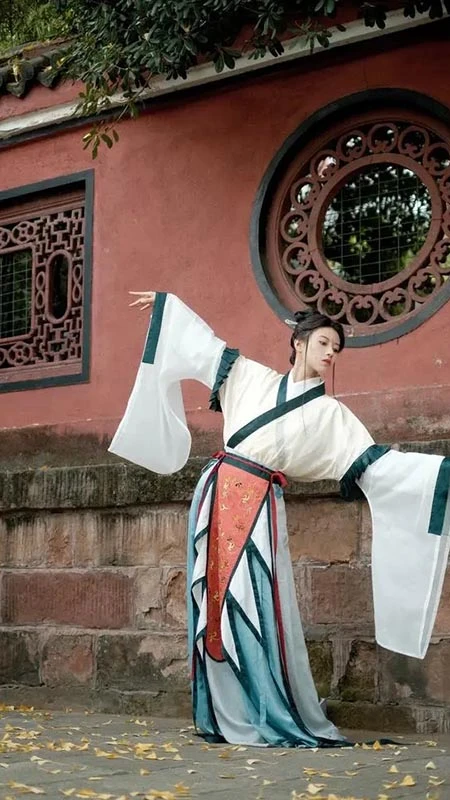 Breathing New Life into Wei-Jin Hanfu