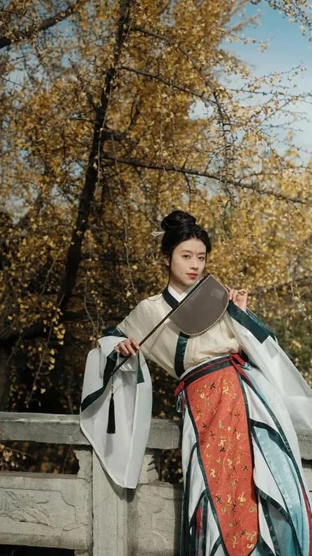 Breathing New Life into Wei-Jin Hanfu