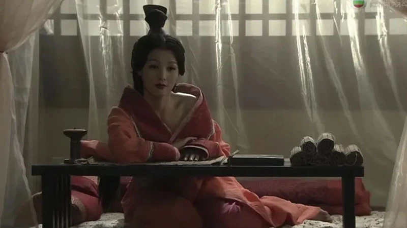 Why Have Off-the-Shoulder Outfits Disappeared from Historical Dramas?