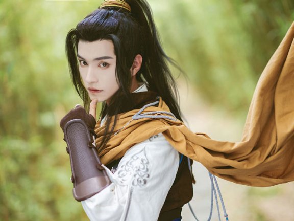 The Story Behind Chu Qi’s Magical Hanfu Transfor